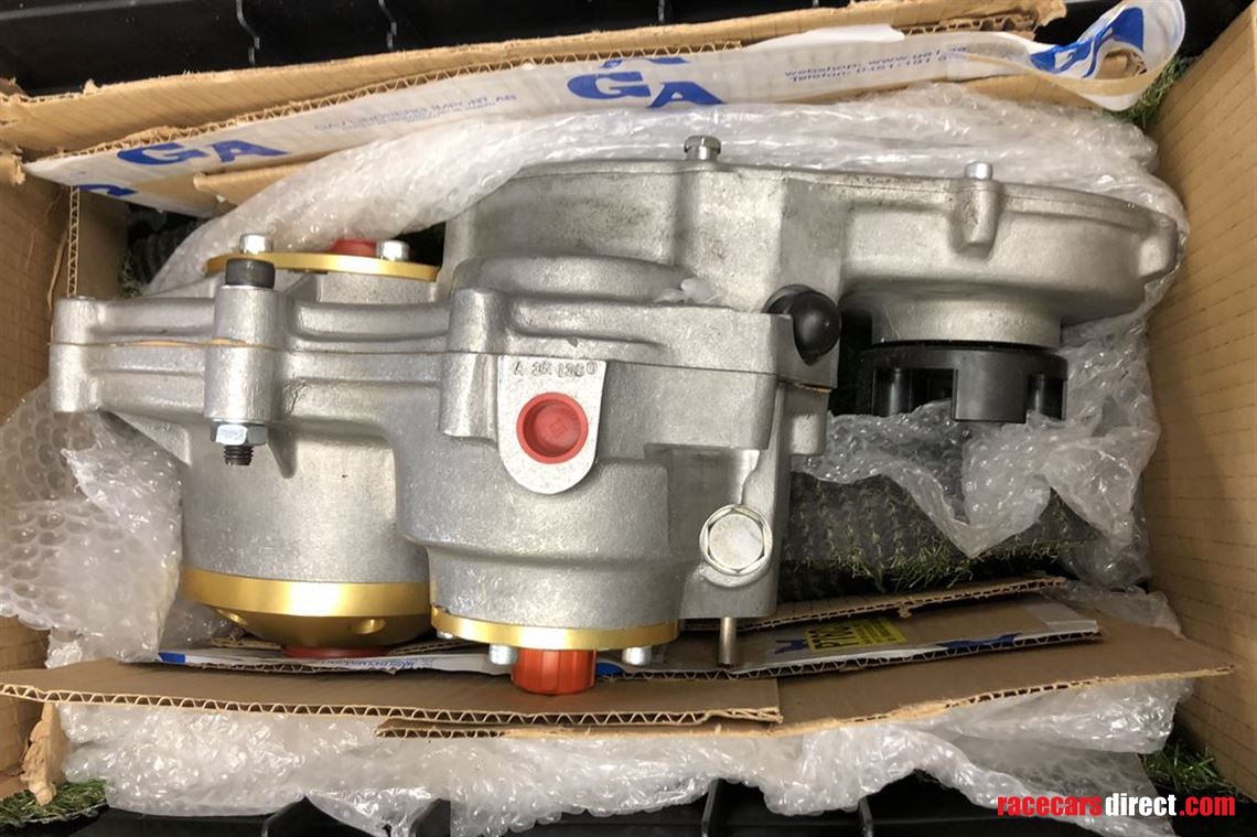 gear-box-engine-dunlop-tyre-to-radical-sr3rsx