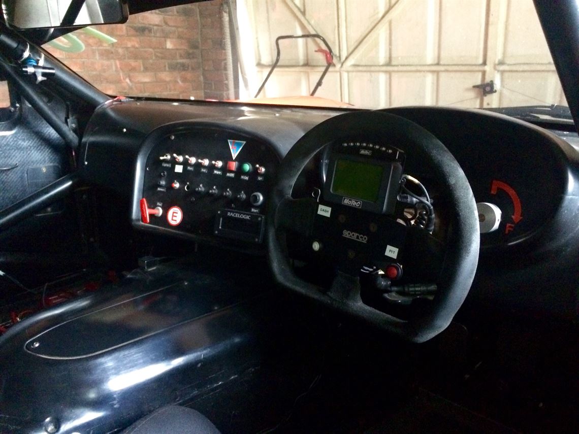 sold-ginetta-g50-gt4-spec-paddle-shift
