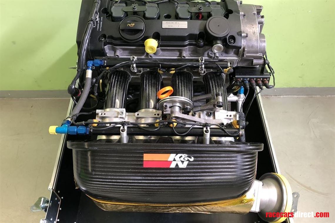 vw-16-fsi-oreca-engine-with-new-exhaust