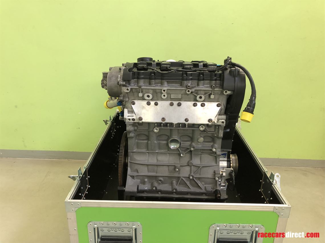 vw-16-fsi-oreca-engine-with-new-exhaust