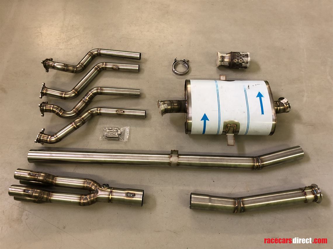vw-16-fsi-oreca-engine-with-new-exhaust