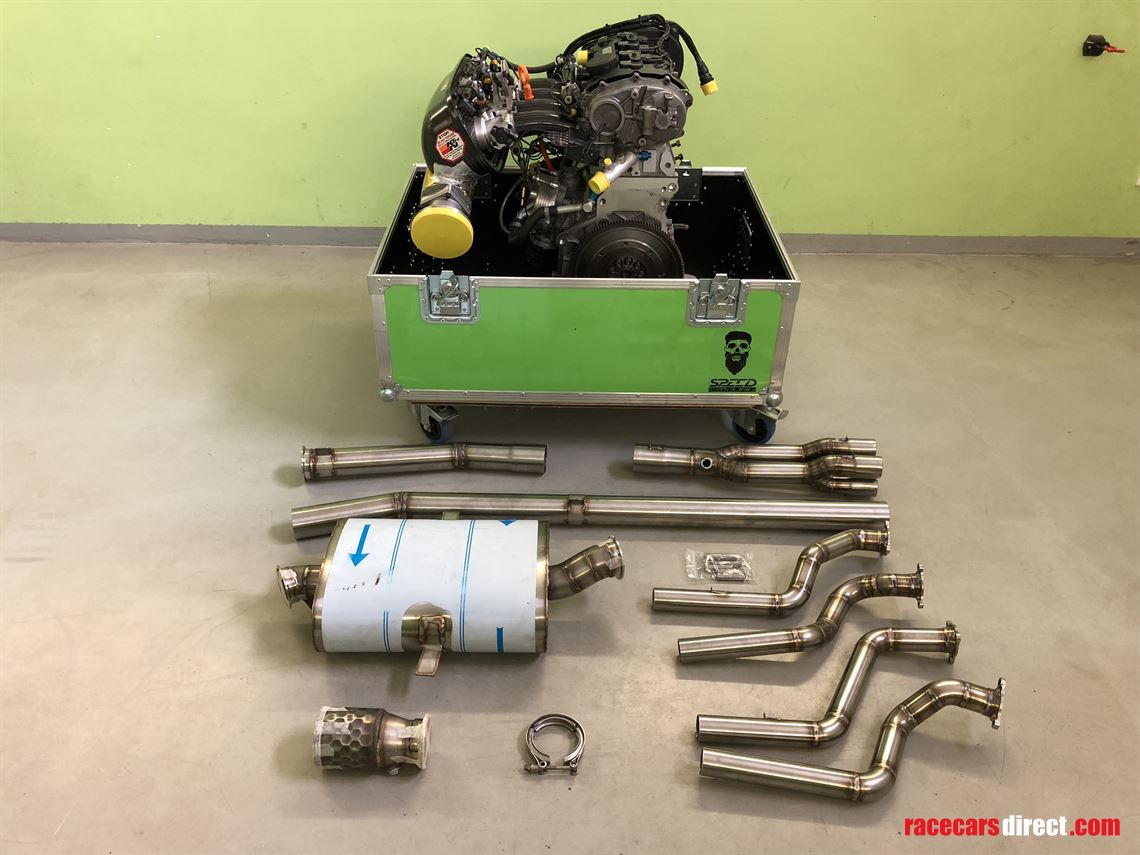 vw-16-fsi-oreca-engine-with-new-exhaust