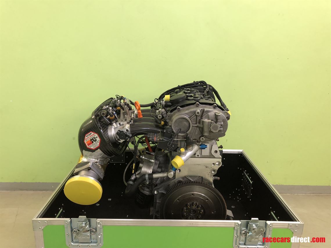 vw-16-fsi-oreca-engine-with-new-exhaust