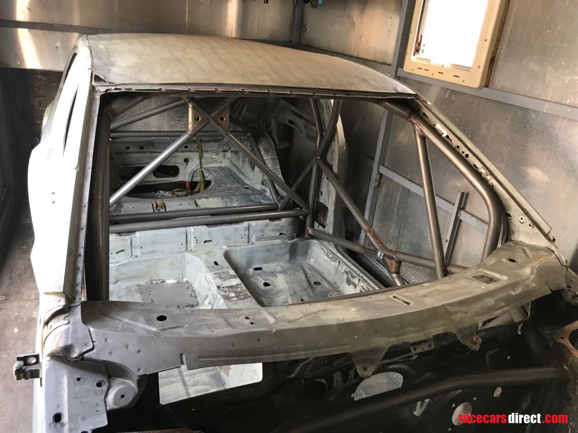 new-vw-polo-mk5-body-with-rollcage