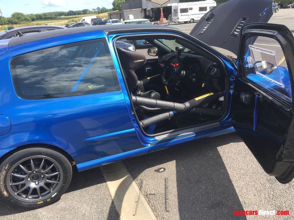 supercharged-clio-cup-track-day-car