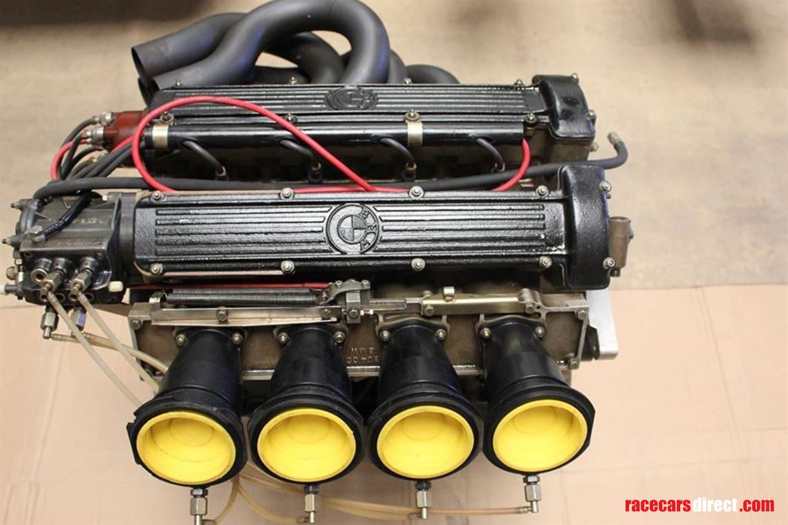 Машина bmw m12