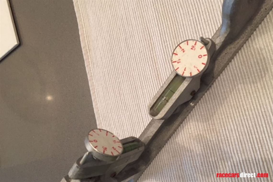 dunlop-pace-camber-gauge