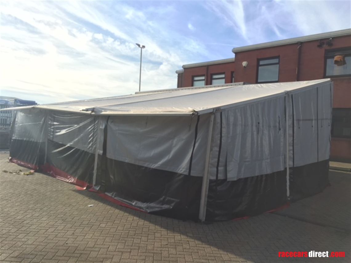 75-ton-renault-race-truck-with-large-gh-awnin