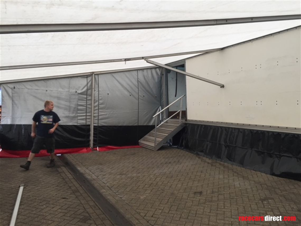 75-ton-renault-race-truck-with-large-gh-awnin