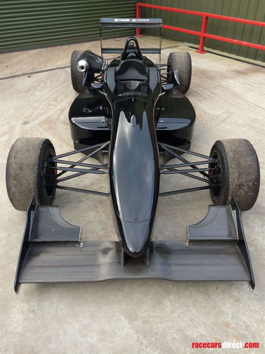 dallara-formula-3-f301-running-toms-toyota