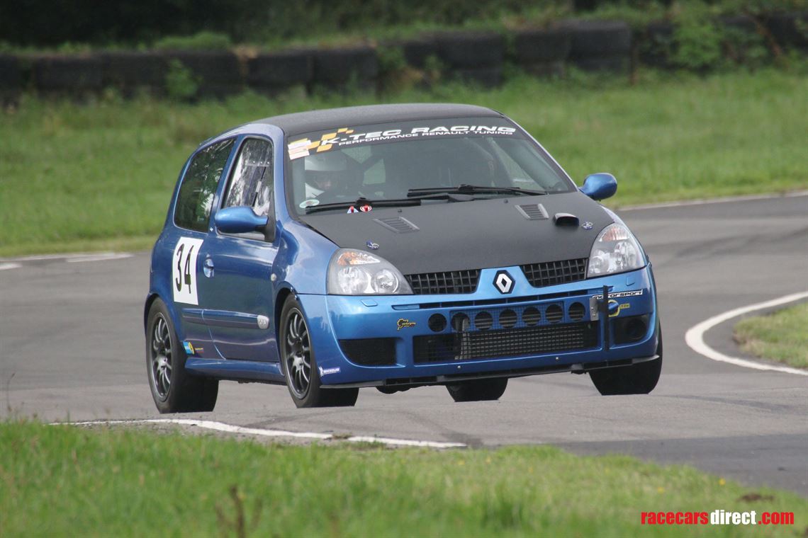 supercharged-clio-cup-track-day-car