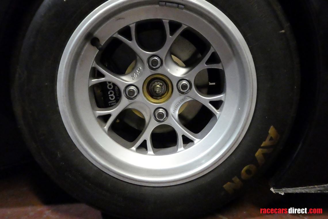 t5-mission-hayabusa-race-car