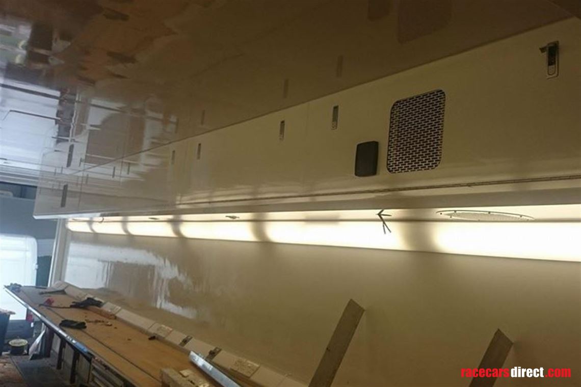 complete-set-of-aluminium-overhead-lockers