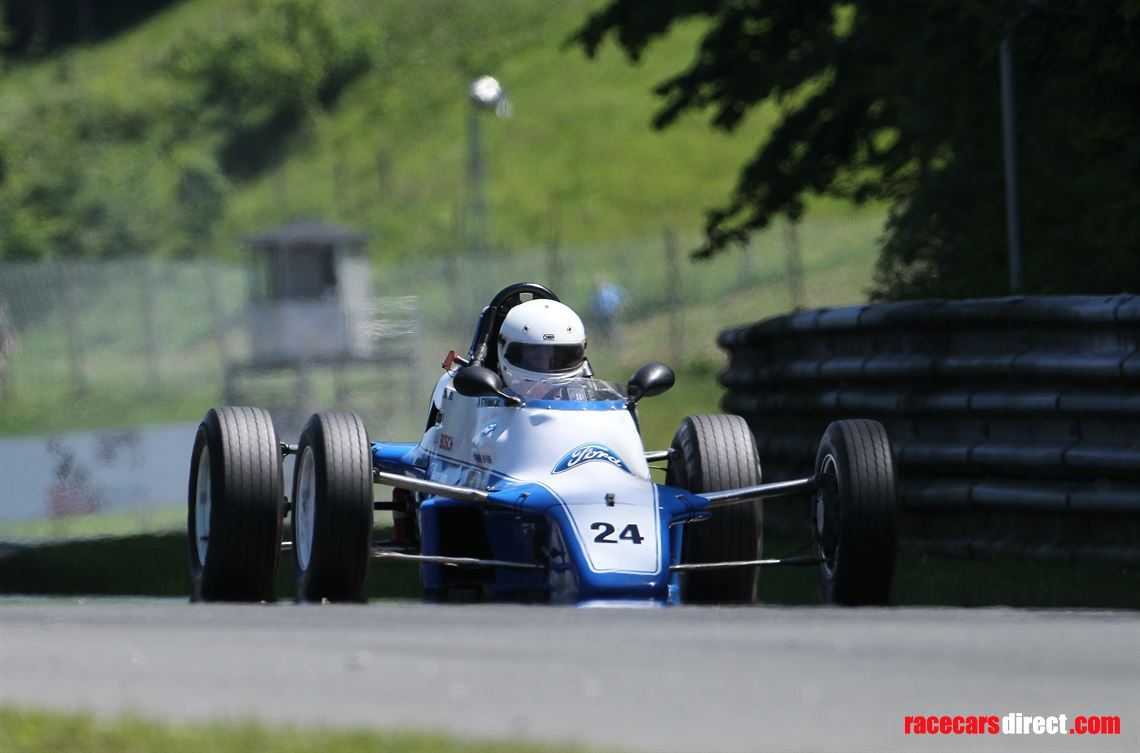 formula-ford-van-diemen-rf86