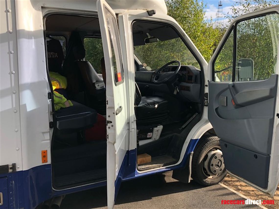 mercedes-benz-412-td-race-transporter