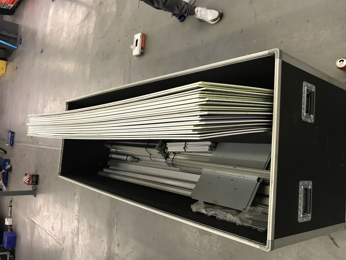 magnetic-seamless-garage-walling