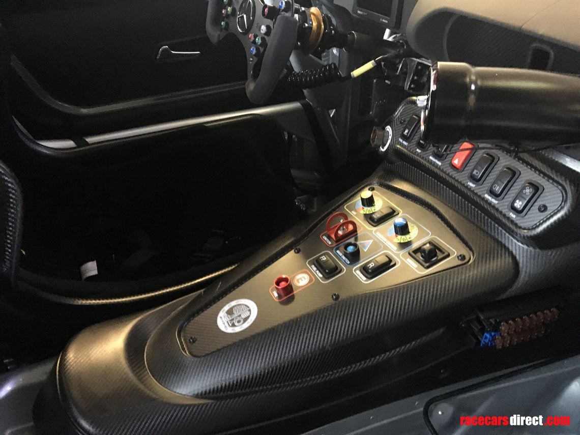 mercedes-gt4-amg