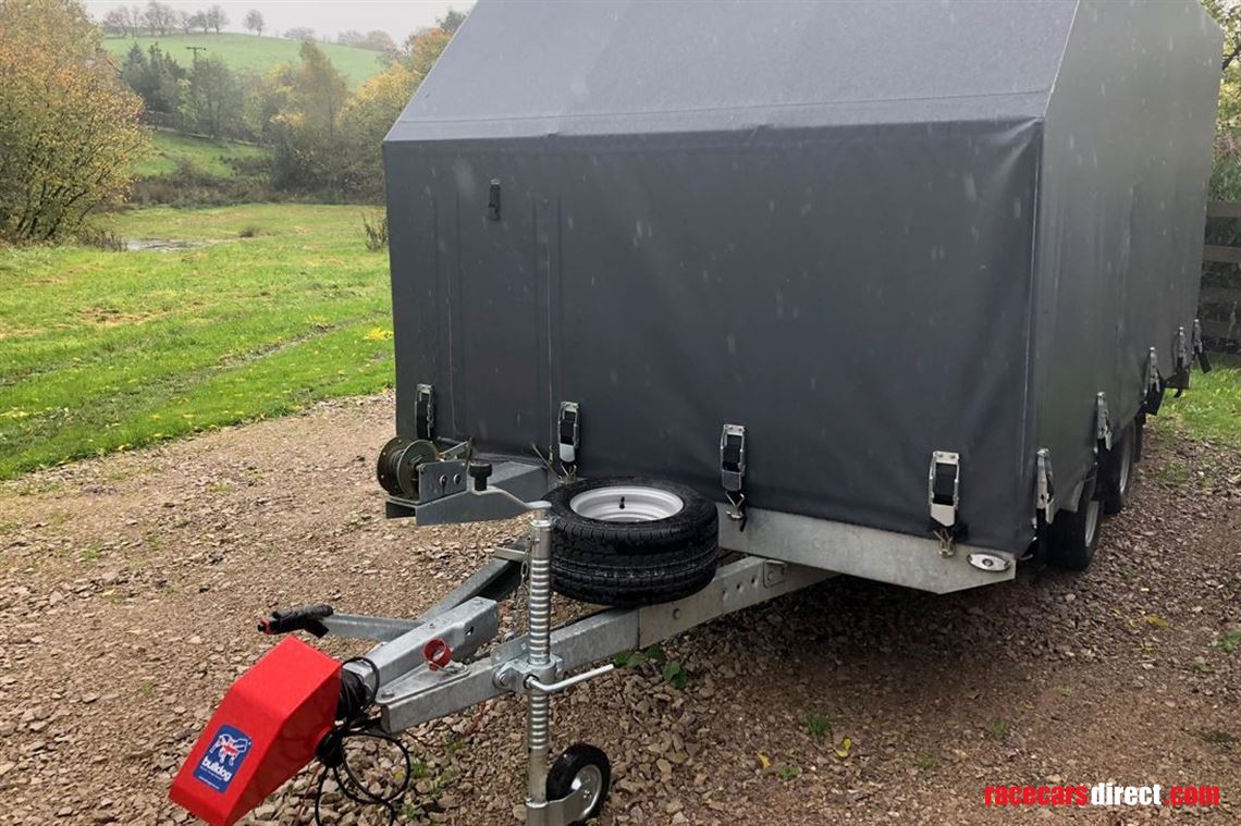 twin-axle-covered-trailer