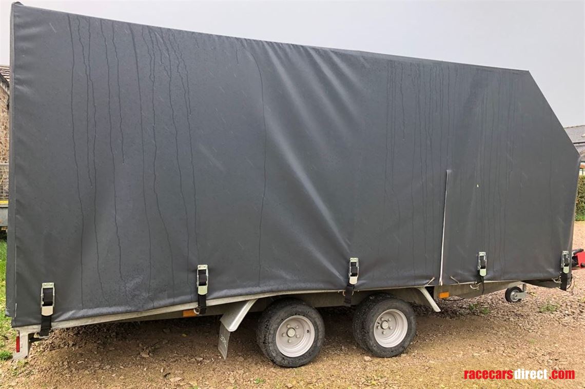 twin-axle-covered-trailer