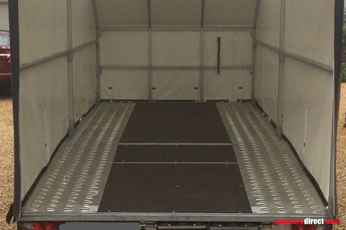 twin-axle-covered-trailer