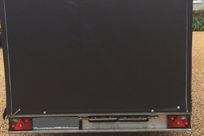 twin-axle-covered-trailer