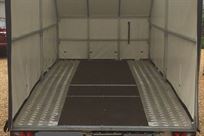 twin-axle-covered-trailer