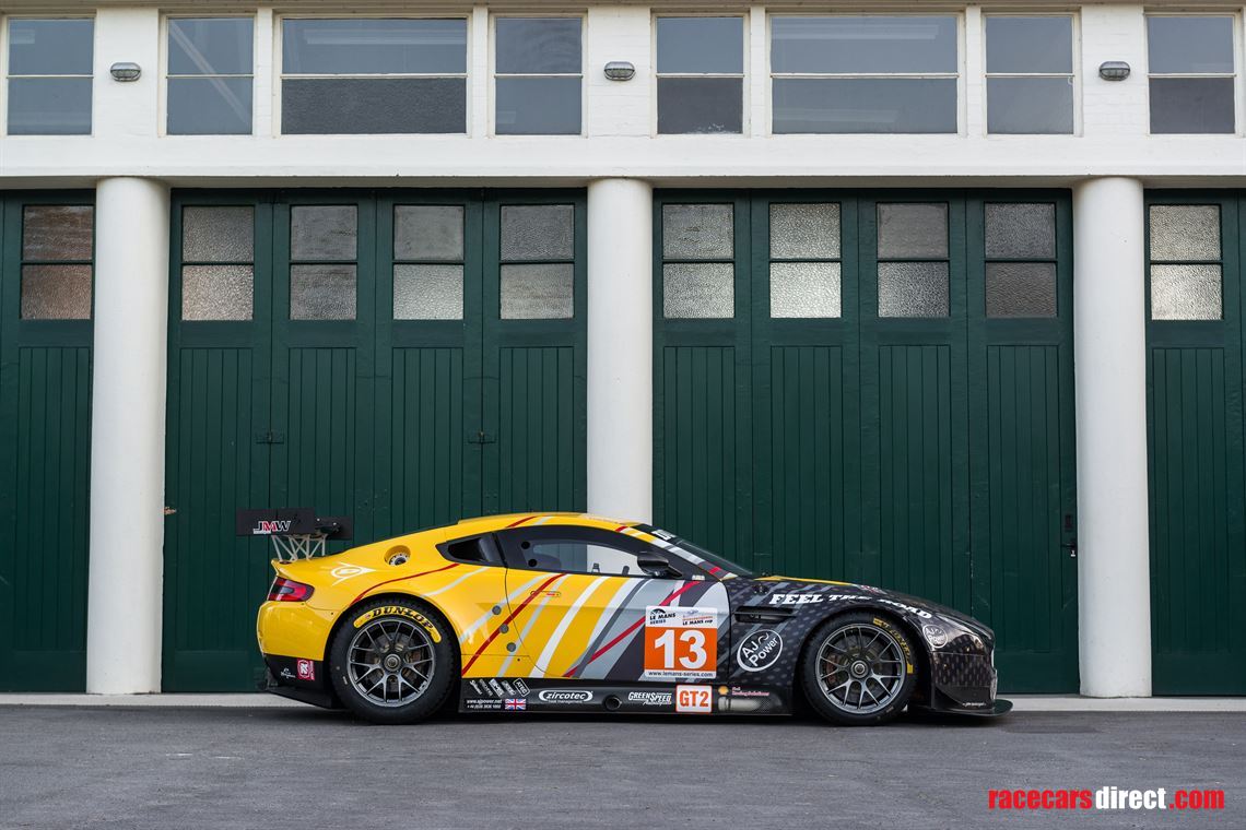 2010-aston-martin-vantage-gt2-006