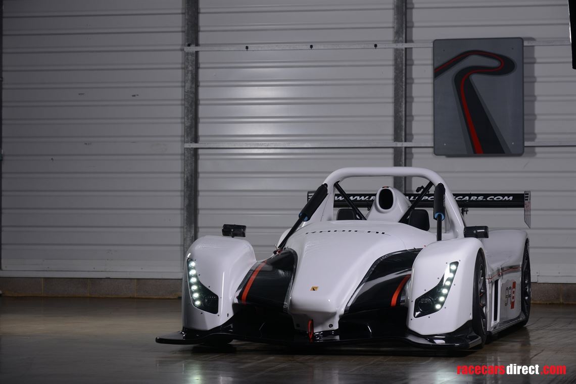 2018-sr8-demonstrator-white