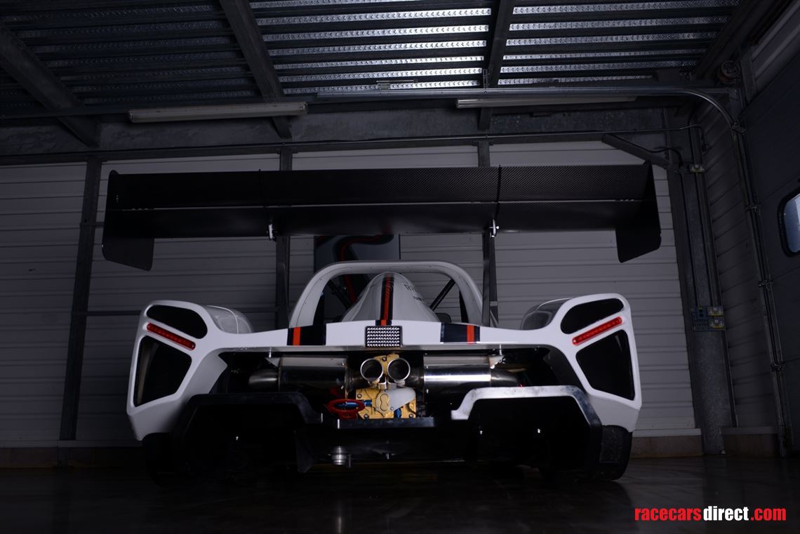 2018-sr8-demonstrator-white