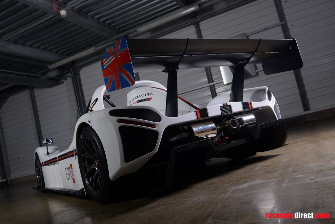 2018-sr8-demonstrator-white