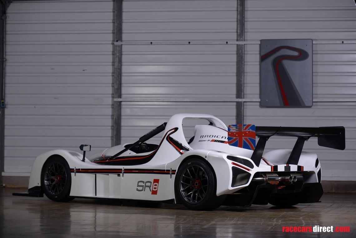 2018-sr8-demonstrator-white