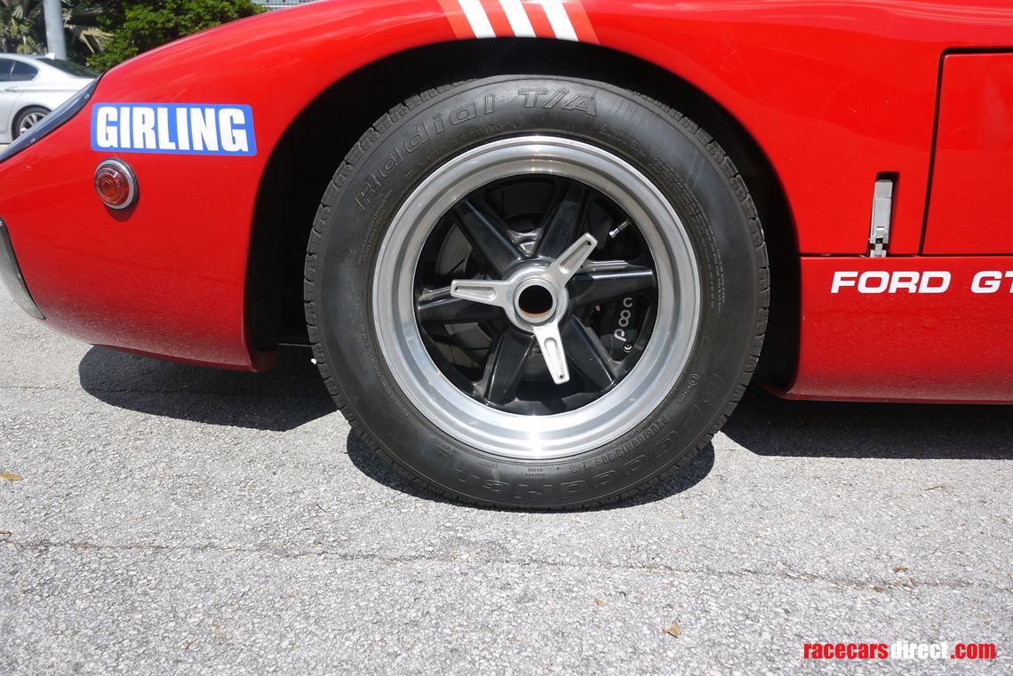 1966-ford-gt40-mk1-rcr-replica