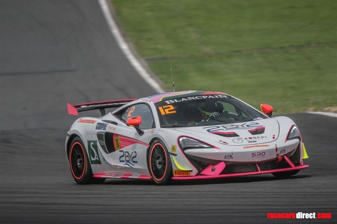 2017-gt4-mclaren-570s