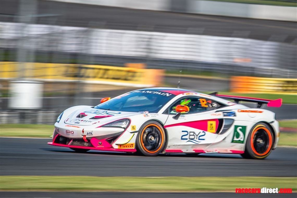 2017-gt4-mclaren-570s