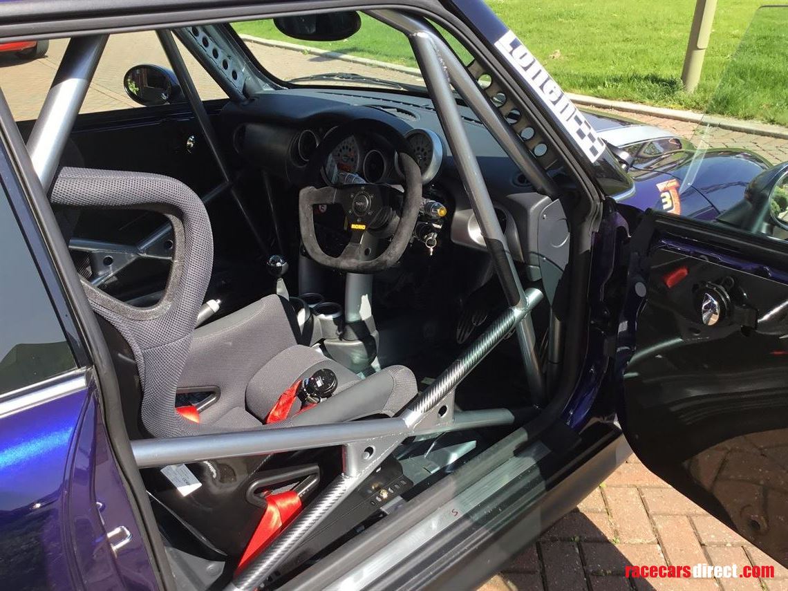 mini-cooper-s-r53-race-track-car