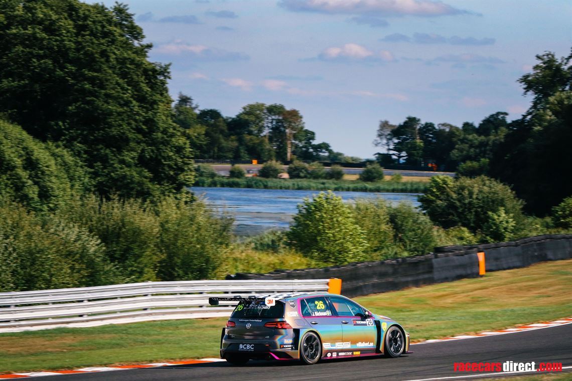 volkswagen-golf-gti-tcr