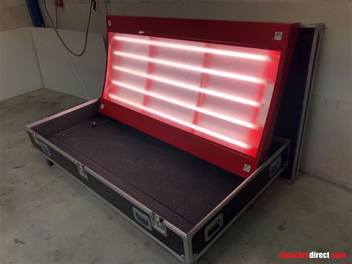 showtrax-light-power-hood