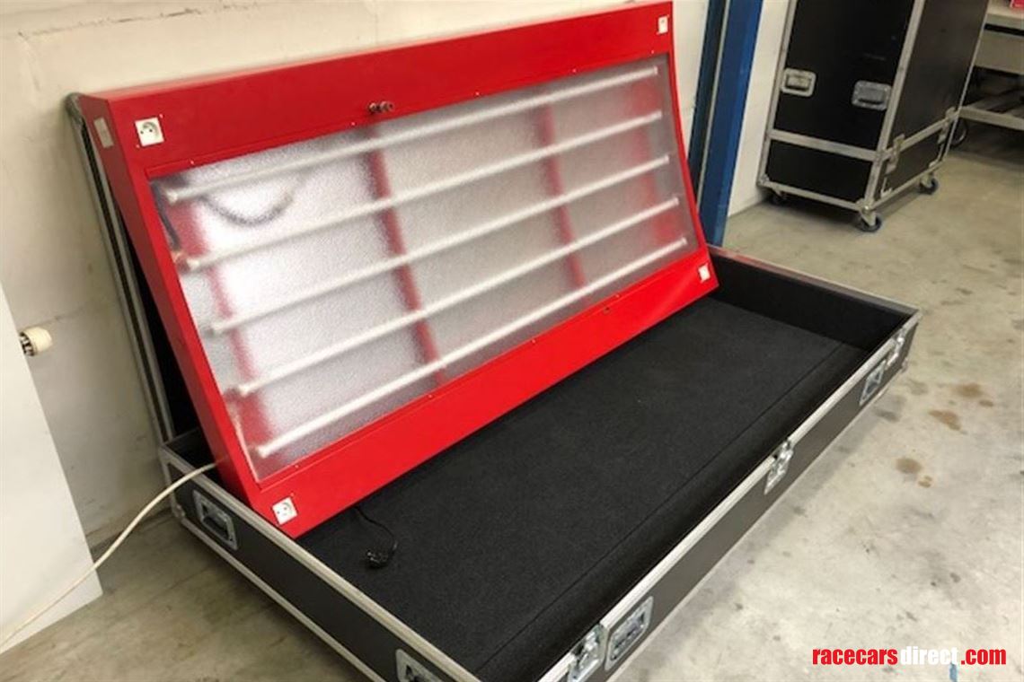 showtrax-light-power-hood