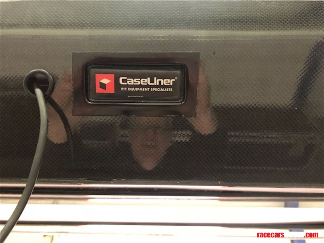 carbon-caseliner-led-light-power-hood