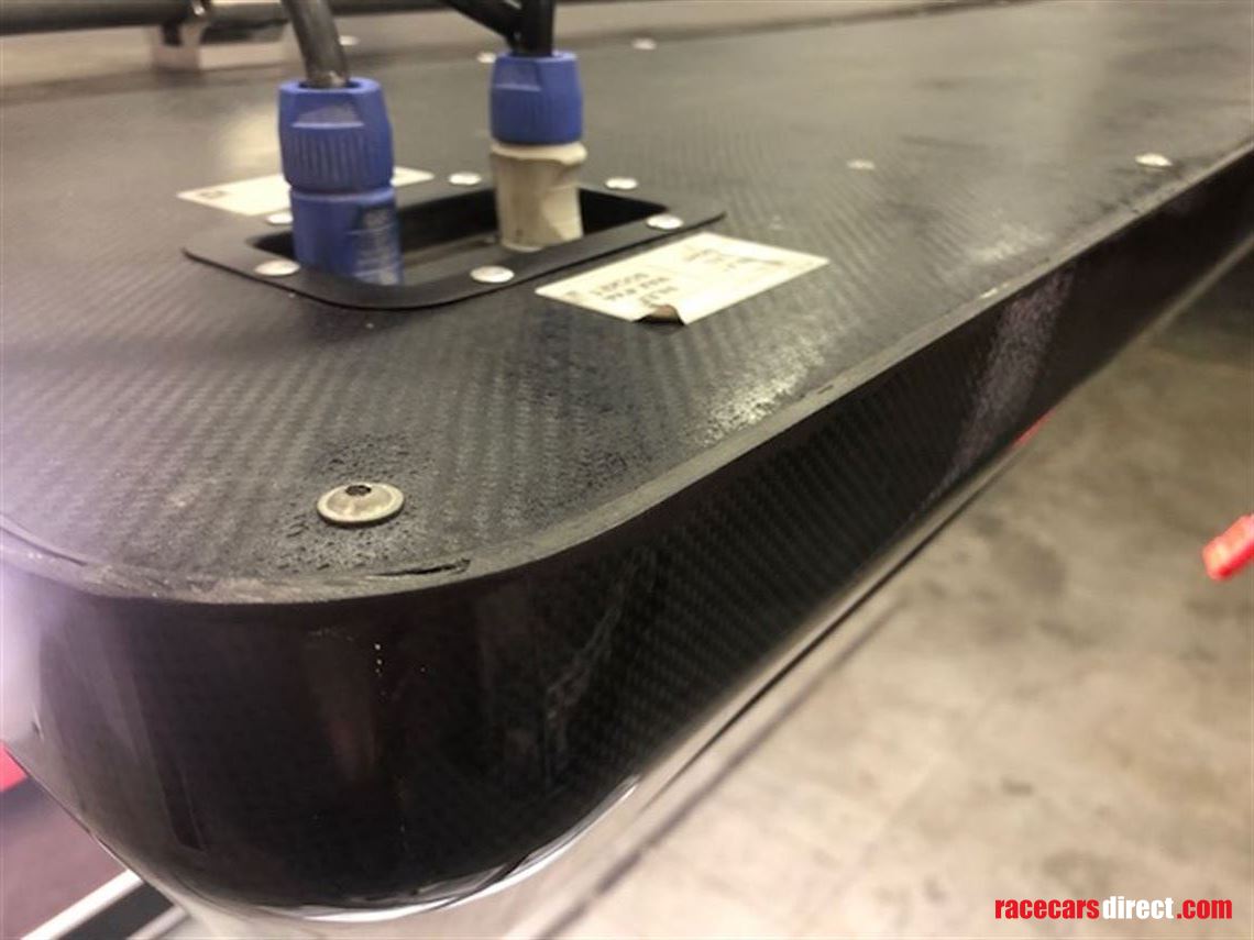 carbon-caseliner-led-light-power-hood