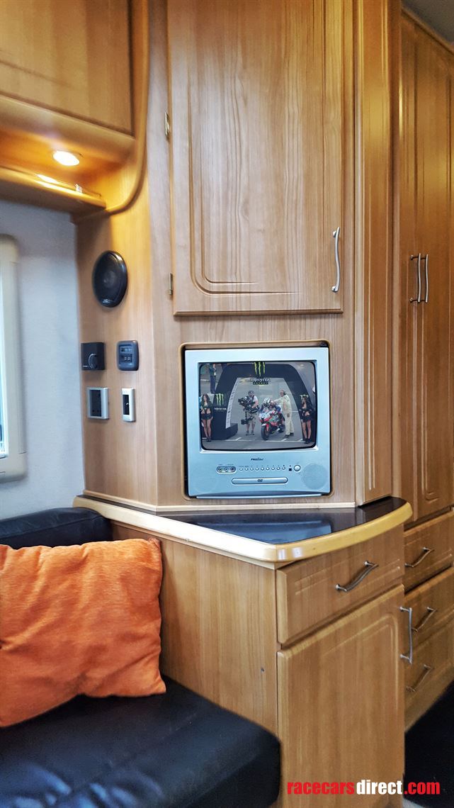 rs-motorhome-racecruiser