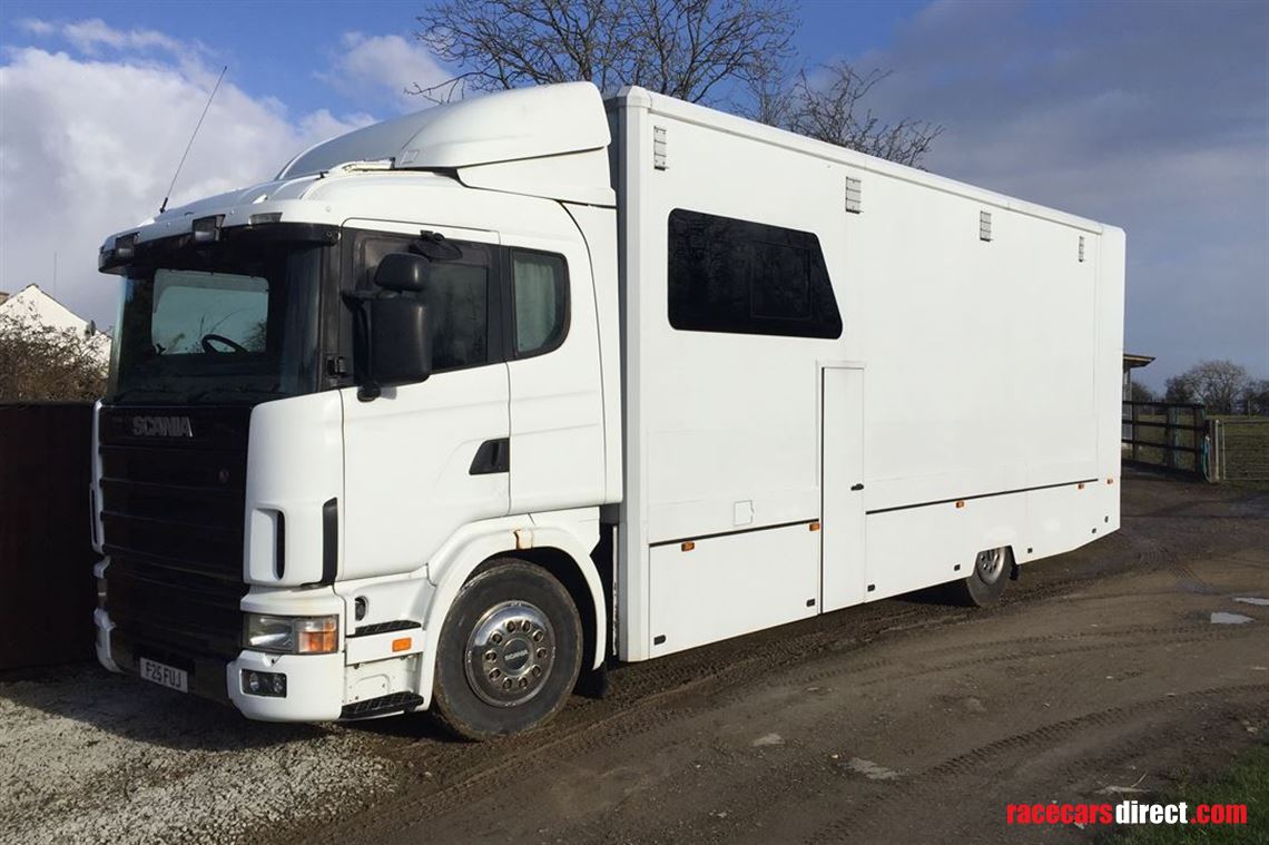 scania-18t-rigid-transporter-with-living-hopk