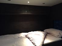 scania-18t-rigid-transporter-with-living-hopk