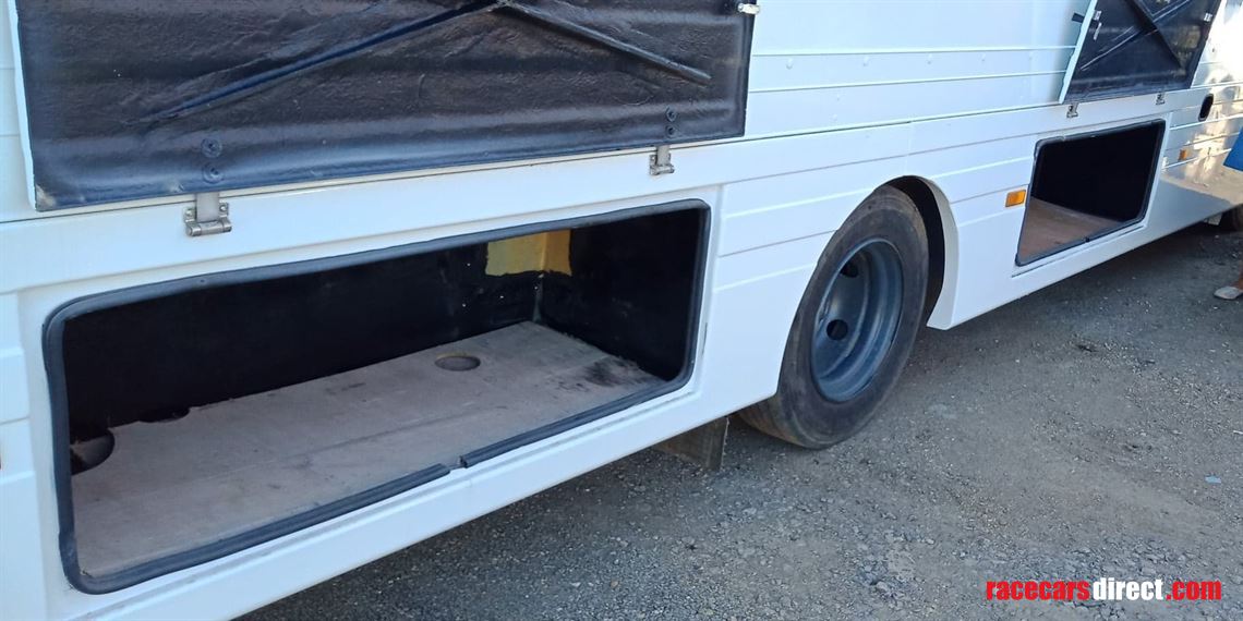 mercedes-atego-75t-race-truckcar-transport