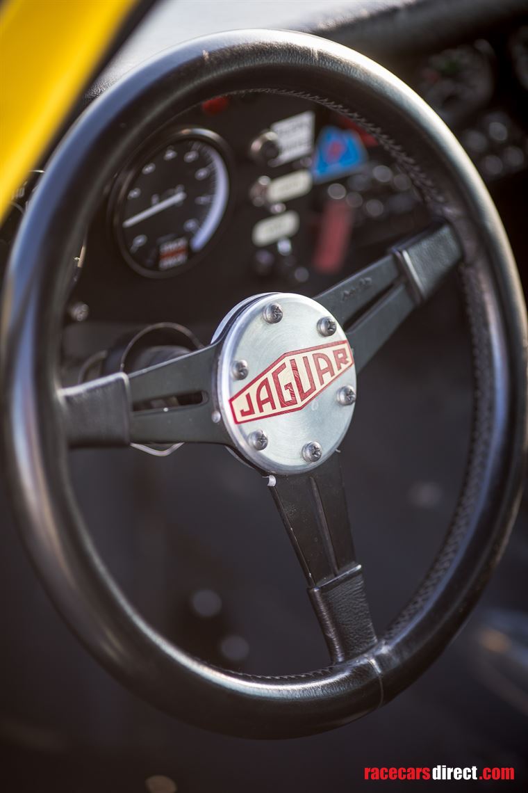 jaguar-e-type-38-fhc-coupe-fia