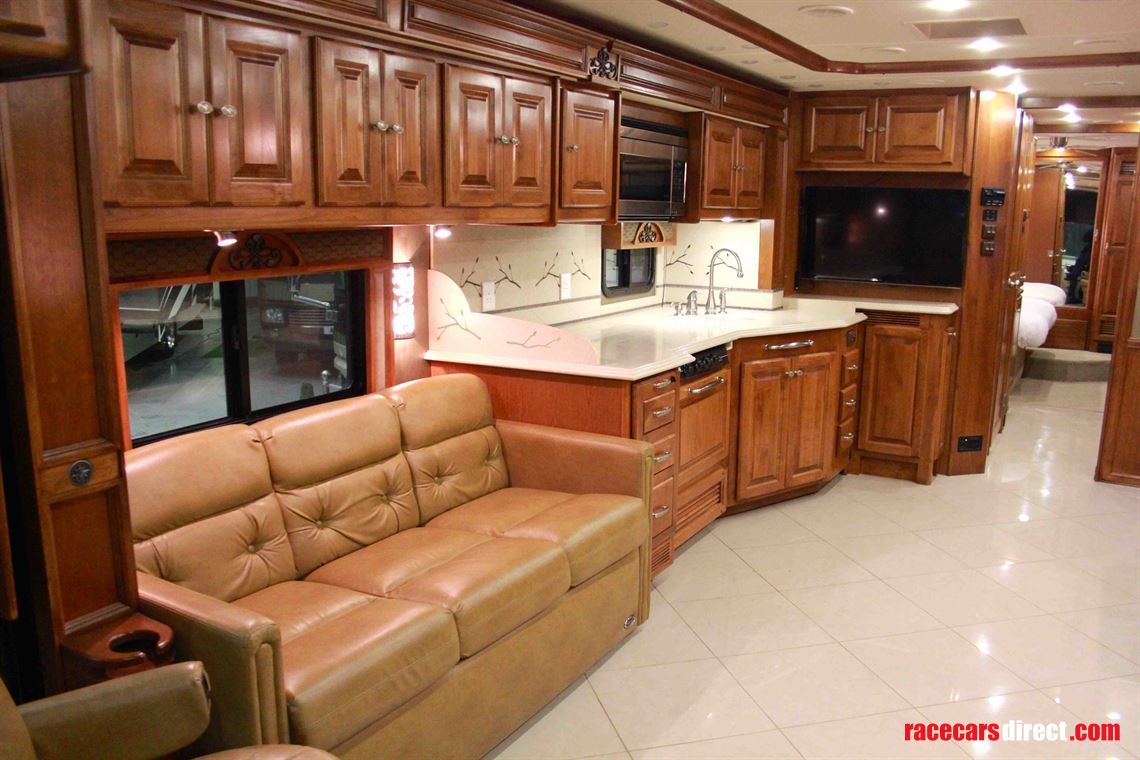 tiffin-phaeton-40qkh