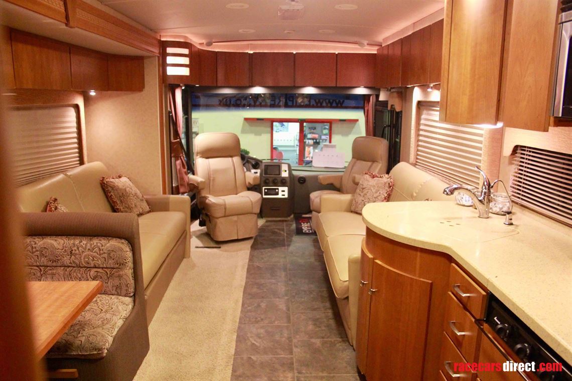 winnebago-journey-37h