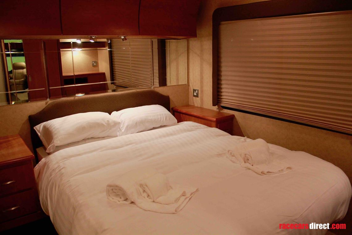 winnebago-journey-37h