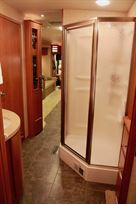 winnebago-journey-37h