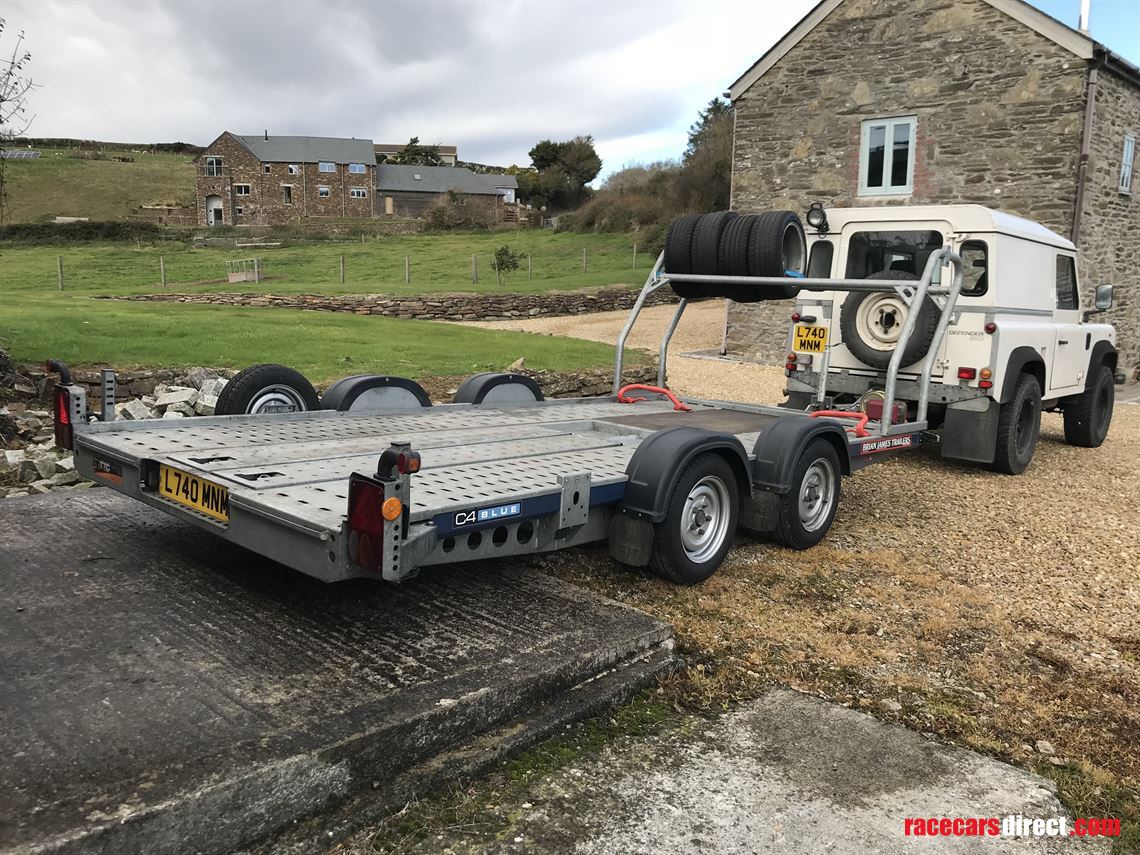 brian-james-c4-blue-trailer-40-x-18m-bed-2600